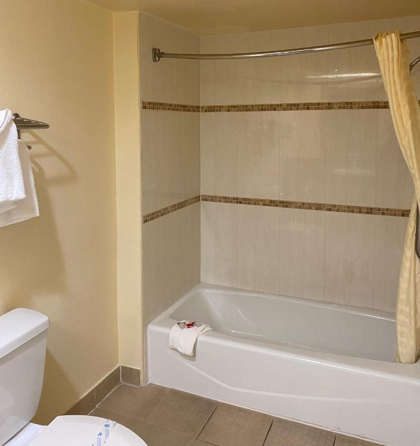 Hotel Travelodge By Wyndham Chatsworth Los Ángeles