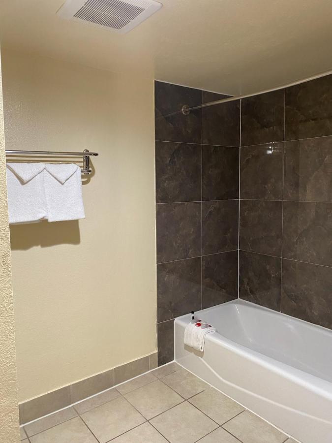Travelodge By Wyndham Chatsworth Hotel Los Ángeles